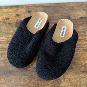 Steve Madden Shearling Clogs/Slides - Women’s Size 7